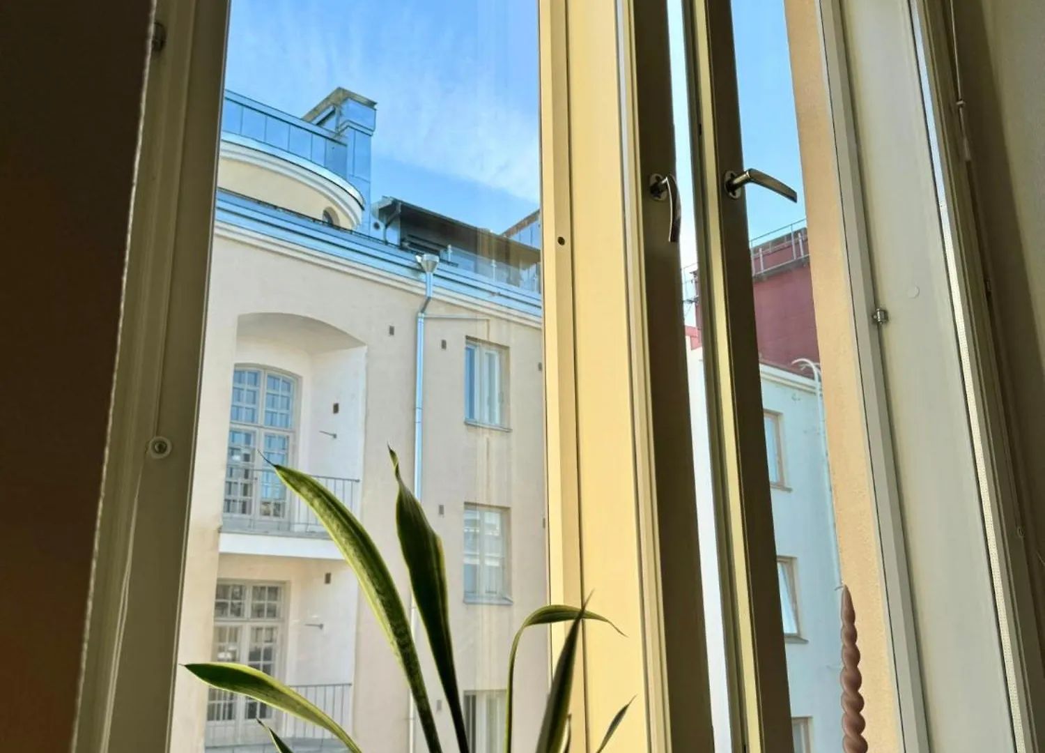 Cozy & Peaceful Kallio Studio Near Everything Helsinki